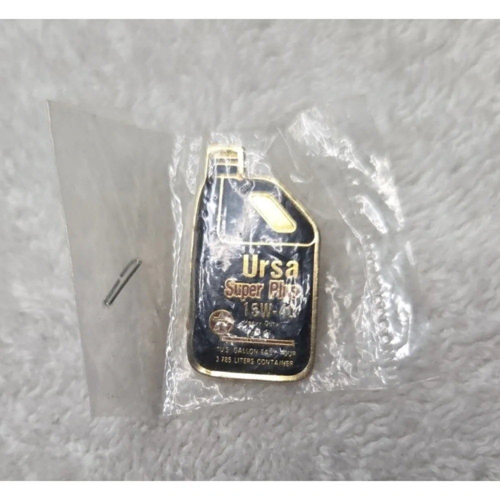 Vintage Texaco Ursa Super Plus 15W-40 Motor Oil Promotional Lapel Pin NOS